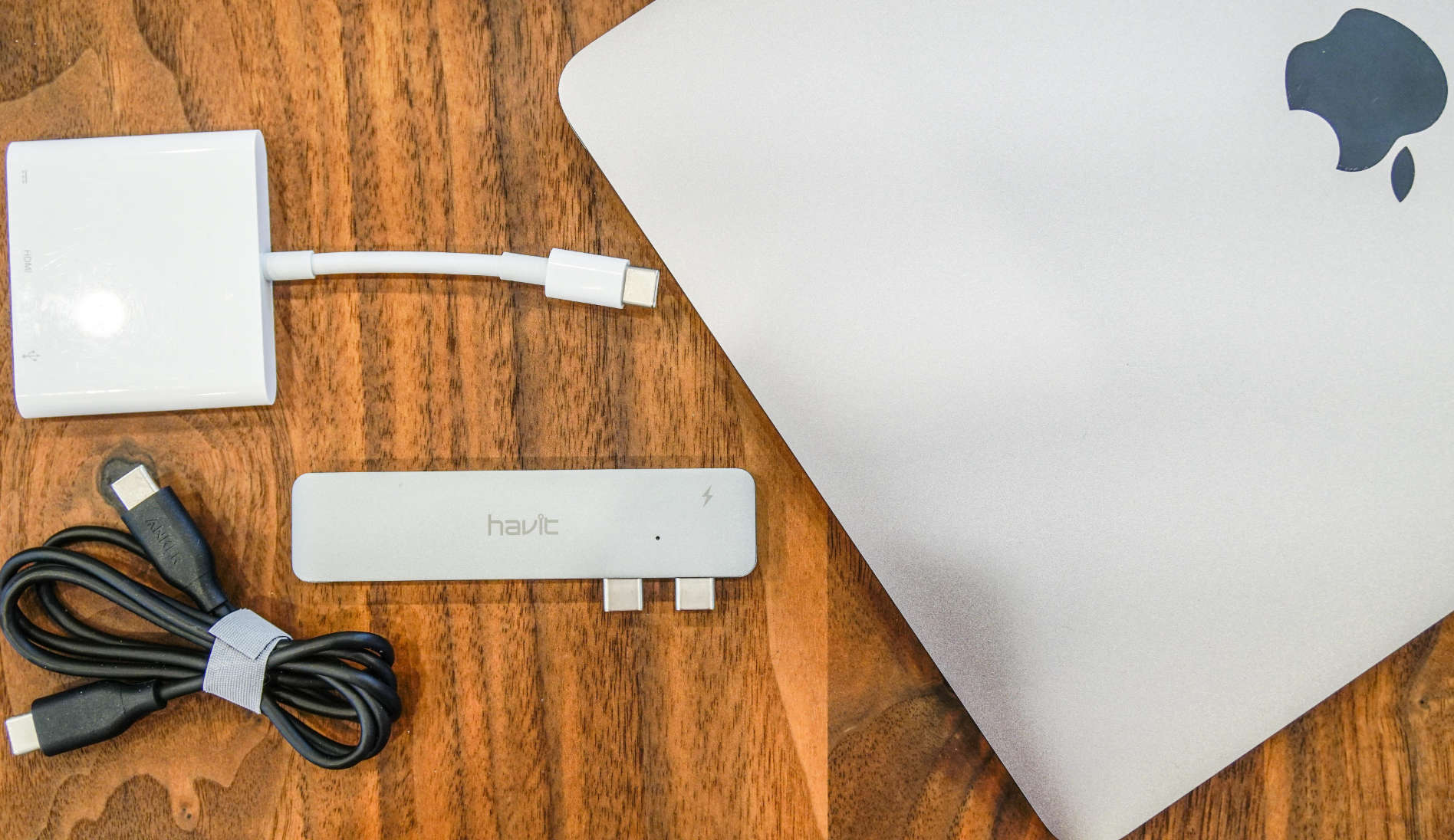 MacBook Pro USB-C only, unsere Erfahrung nach über einem Jahr
