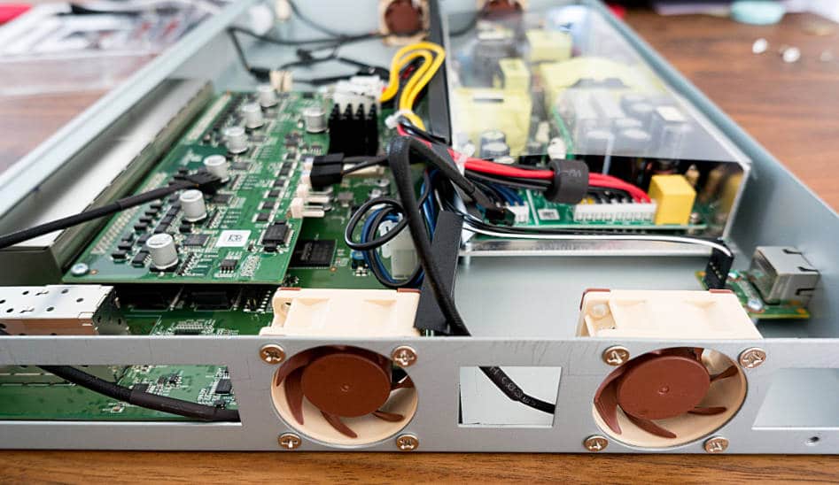 UniFi US 24 250W Lüftertausch gegen Noctua