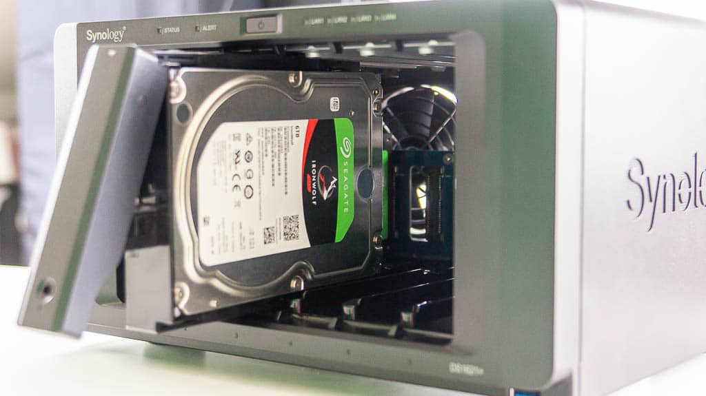 synology-diskstation-ds1621-14 DS1621+