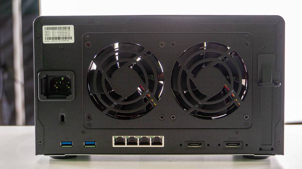 synology-diskstation-ds1621-3 DS1621+